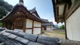 [종가를 찾아서] 품 넓은 고택… 반려견과 거닐어도 괜찮아