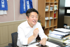 [의정 人터뷰] 김남원 인천 서구의원  나도 20년 가까이 장사한 사람… 주민 권익향상에 최선 다할 것