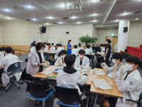 의료인이 되고싶어요… 가운 입은 인천 연수고 학생들