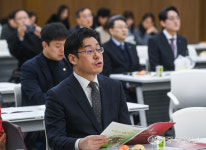 [중부포토] 성탄감사예배 참석한 오병권 행정1부지사