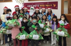 김포하늘빛초교, 맑은샘 학부모회 사랑의 양말 전달