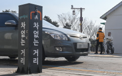 [수원 행리단길④] 핫플레이스로 떴지만 주차난·소음·쓰레기 몸살… 원주민 못 살겠다