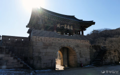 [김기자의 로드트레킹-새도 넘기 힘든 문경새재②] 제1관문 주흘관 걸으며 만나는 역사, 그리고 설화