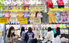 [중부포토] 우리 아이 꼬까옷 어느걸로 할까