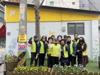 인천 부평1동 주민자치회, 옥상텃밭 모종 심기 진행