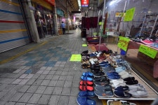 [특명! 전통시장을 살려라] 손님 줄어들고 점유율도 털썩… 위기의 재래시장