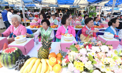 [중부포토] 홀몸어르신 합동 팔순잔치
