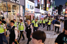 수원서부경찰서, 다문화 치안봉사단과 야간 합동순찰