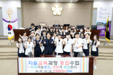 최원용 수원시의원, 태장고 학생들과 시의회 견학