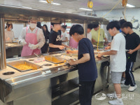 [교육이 미래다] 존중받는 느낌 들어요…자율선택급식으로 주도성 기르는 파주와동초