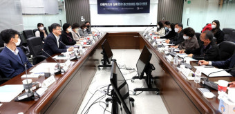 [복지 없는 사회복지사] 갈 길이 멀다… 복지현장 처우개선 의지 있나