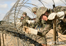 [중부포토] 대상륙작전 실기동 훈련하는 51사단 장병들