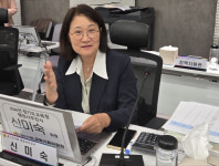 내년 디지털 교과서 도입하는 경기도교육청… 시범사용 없어 혼란 예상