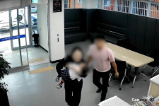아이가 숨을 안쉬어요… 순찰차로 3분만에 두 살배기 이송 성공한 수원 고색파출소