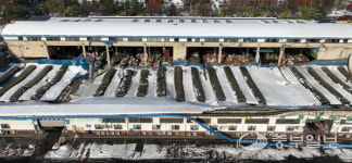 [중부포토] 반파된 안양농수산물도매시장 청과동