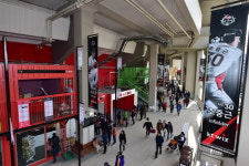 [KT위즈 수원 정착 10년] 부대시설 운영 수입 고스란히 KT 주머니로… 관리는 나몰라라