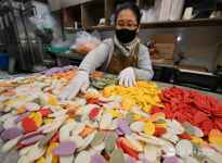 [중부포토] 알록달록 설맞이 오색 가래떡