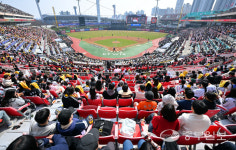 프로야구 KT위즈, LG에 9-4 역전승…시범경기 2연승