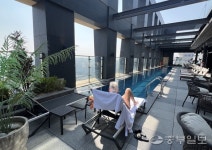 [현장 24시] 모히또 마시러 포포인츠 수원 갈까… 더 글로우 풀 개장 첫날