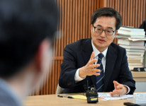 [중부포토] 김동연 지사, 도내 자동차업계와 미국발 관세전쟁 대응책 마련