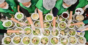 [화보] 평동새마을부녀회, 사랑의 삼계탕 나눔 봉사