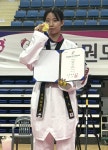 경희대 이도아, 전국체전 태권도 여대부 62kg급 금빛발차기...경희대 럭비 동메달 확보