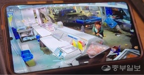 부천제일시장서 트럭 돌진 사고로 2명 숨져…18명 부상