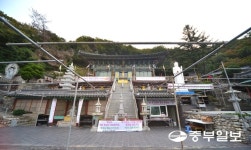[경기도로 떠나는 성지순례] 보물 가득한 절에 오르니 탄성이 절로