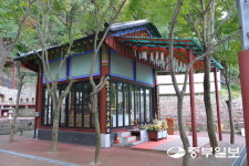 [경기도로 떠나는 성지순례] 보물 가득한 절에 오르니 탄성이 절로