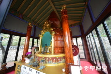 [경기도로 떠나는 성지순례] 보물 가득한 절에 오르니 탄성이 절로