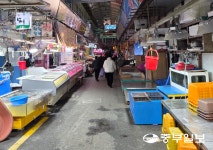 트럭 돌진 경로 곳곳 적치물… 부천제일시장 황색선 무시 참사 키웠다