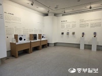 빛으로 바라본 전통과 현대… 용인 한국등잔박물관 연계 전시회 가보니