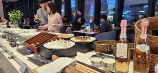 와인+재즈로 물든 밤…코트야드 메리어트 수원에 찾아온 크리스마스