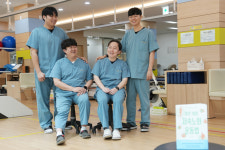 서송병원 물리치료사 4인, 하루 10분 저속노화 운동법 출간