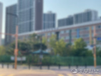 오산 세교2지구 초등학교 배정 놓고 임대아파트가 알아서 빠져줘야 일부 학부모 주장 논란