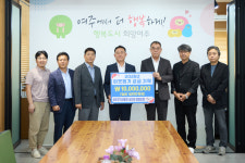 여주프리미엄빌리지(375아울렛)상인회·협동조합, 14년째 나눔실천… 여주시에 성금 1천만원 기탁