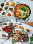 안면도 여행 색다르게 즐기고 싶다면? 꽃지해수욕장 맛집 한솔가든에서 게국지 한입!