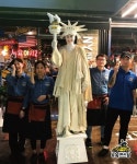 뉴욕야시장 강남 접수… 강남CGV점 오픈 이벤트, 뜨거운 호응 성황