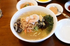 거제도 중식냉면 맛집 팔선루익스프레스, 카페 분위기로 인싸들 발걸음 이어져