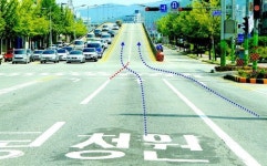 어긋나는 차선 접촉사고 쾅쾅