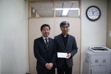 한국은행 충북본부, 청주시노인종합복지관에 사랑의 성금 전달