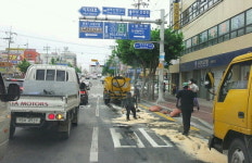 [사건사고] 청주 봉명사거리서 폐유 쏟아져···1시간 가량 교