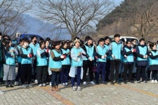 국민건강보험공단 새내기, 청풍면에서 연탄배달 봉사