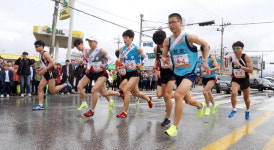 [제27회 역전마라톤대회] 보은-옥천 구간 출발하는 선수들
