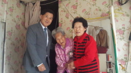 어르신 만수무강 하세요 … 사랑의 꽃 활짝