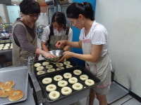 빵에 사랑담아 콕콕...국수에 사랑 실어요