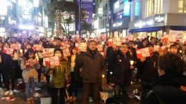 가만히 있을 수 없었다 청주시민 1천여명 시국선언 위해 성안길로