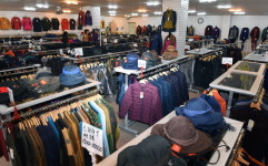 23년 의류업 외길 … 성실함·추진력이 비결