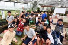 농작물 키우며 끈기 배우고 노동의 가치도 깨우친다