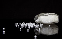 세계 최초 구슬형 에멀전 펄 화장품 원료개발